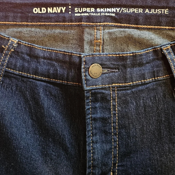 Old Navy Super Skinny Mid Rise Jeans - Picture 4 of 7